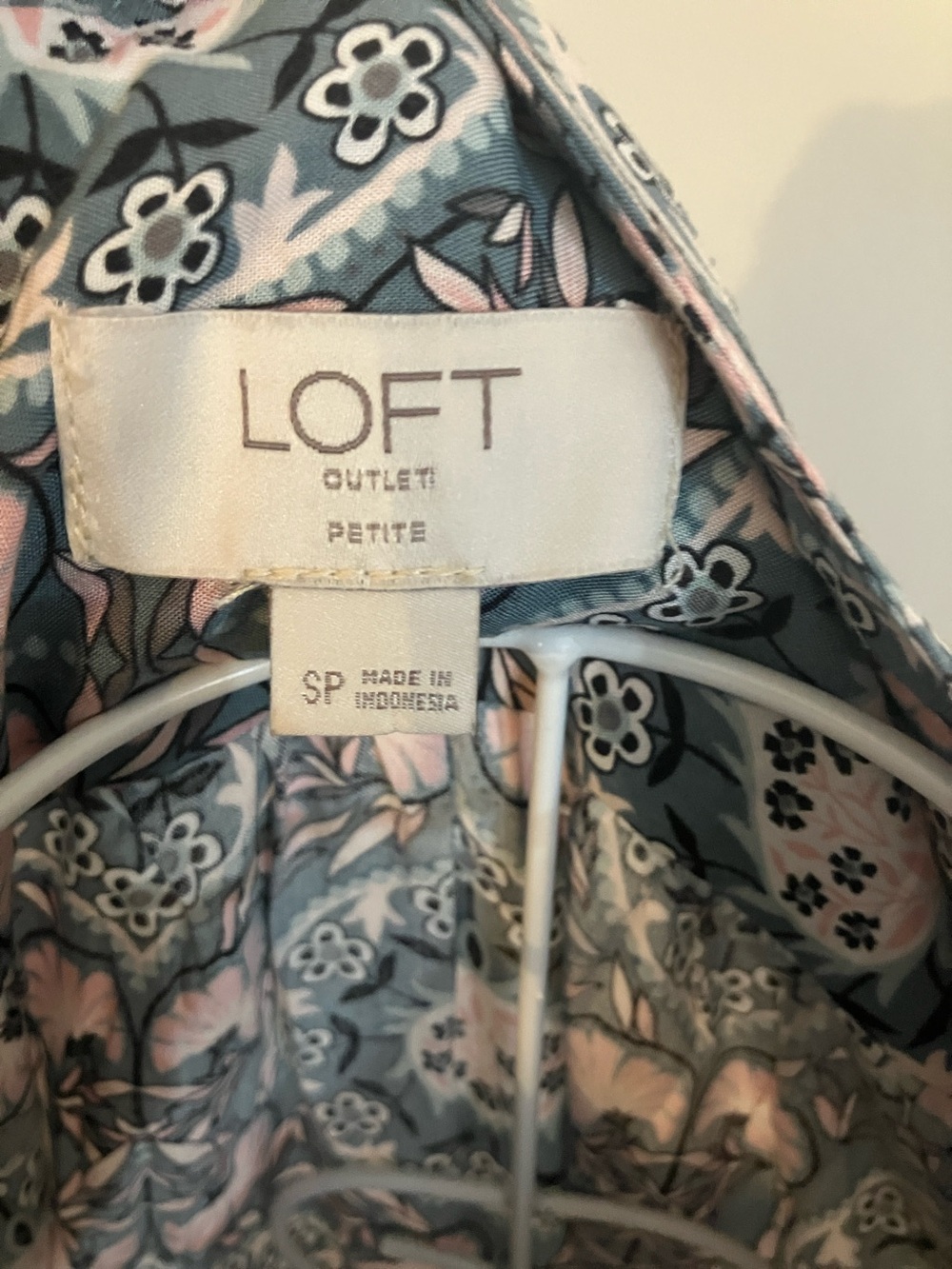LOFT Floral Tie-Waist Mini Dress in Dusty Blue and Blush Art Nouveau print Sz SP - Picture 2 of 9